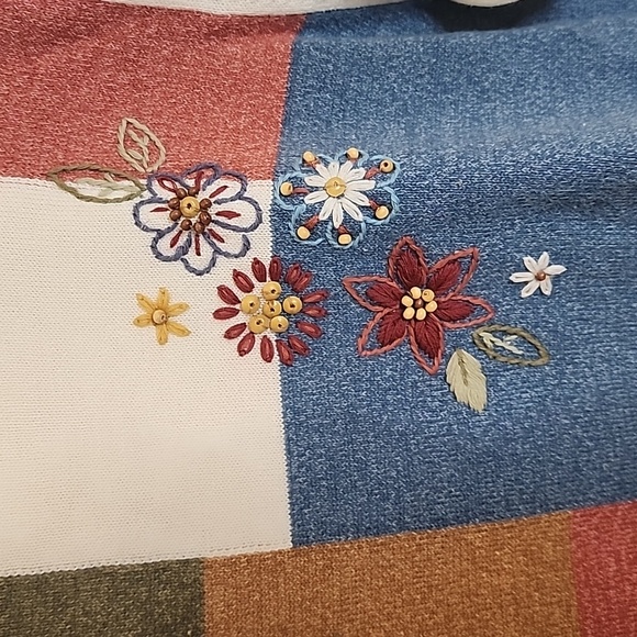 Vintage Alfred Dunner Patchwork Sweater with Embroidery and beads size M - Picture 3 of 4